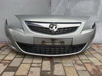 Бампер передний Opel Astra 2009-