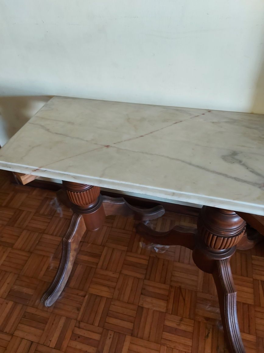 Tampo de mesa em marmore 1.008 comprimento e 47cm largura