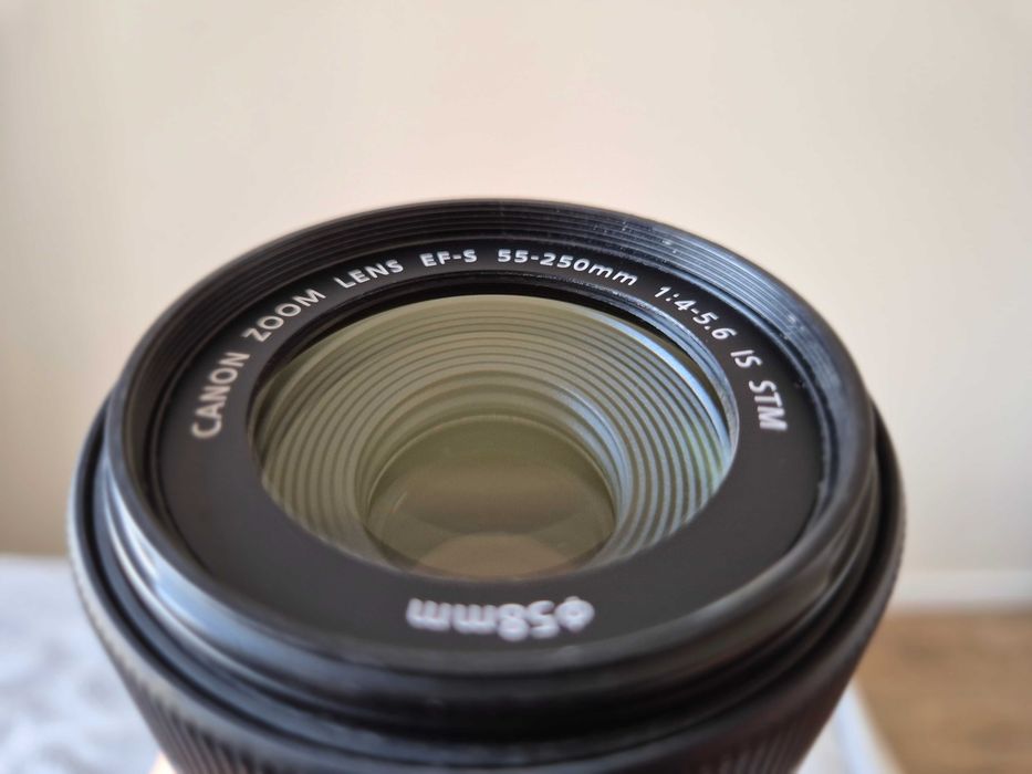 Canon 55-250mm f/4.0-5.6 EF-S IS