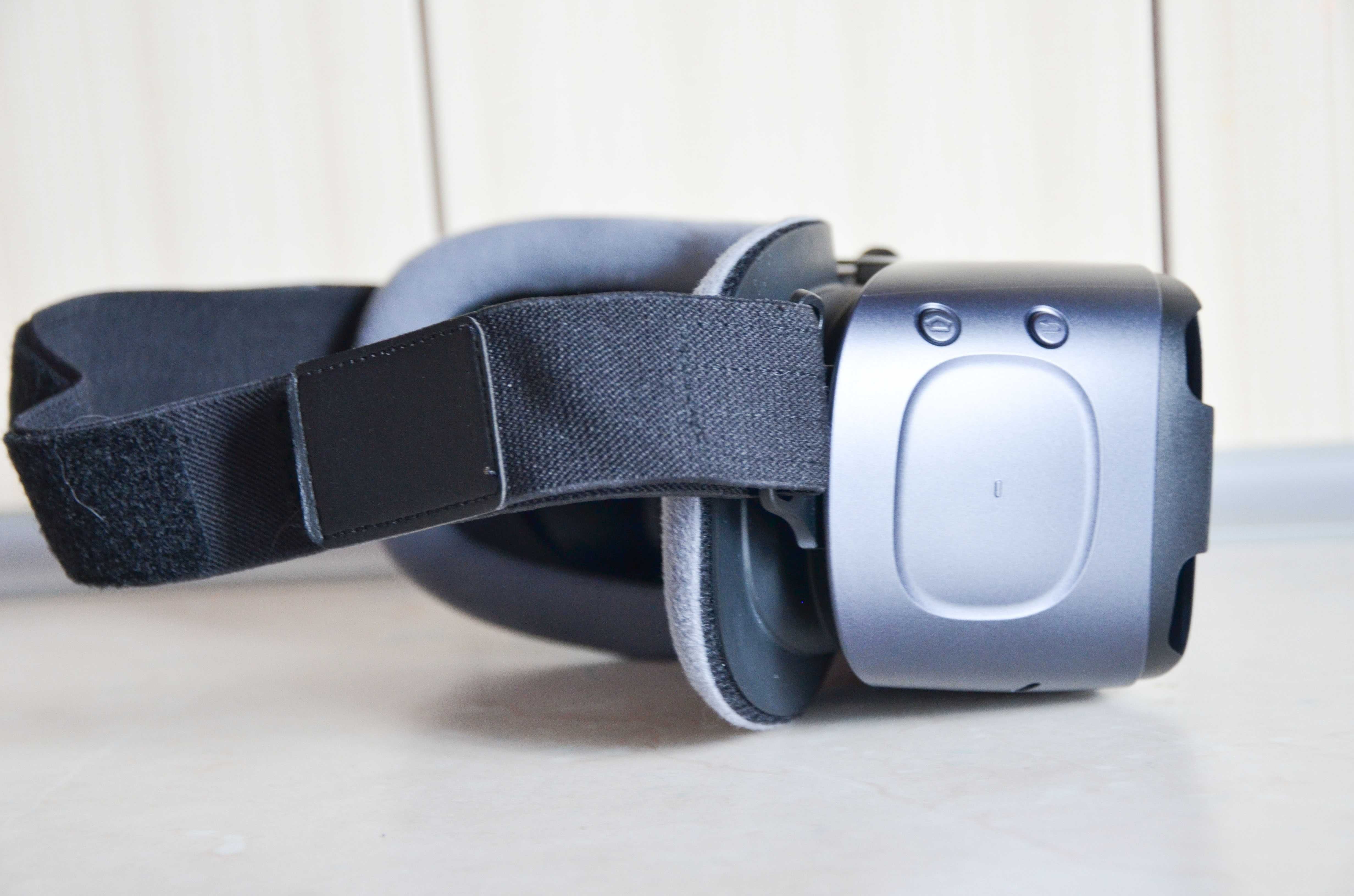 Очки виртуальной реальности Samsung Gear VR SM-R325 with controller