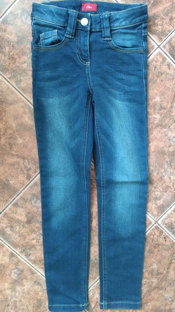 Jak nowe spodnie dżinsowe rurki 128/134 S. Oliver