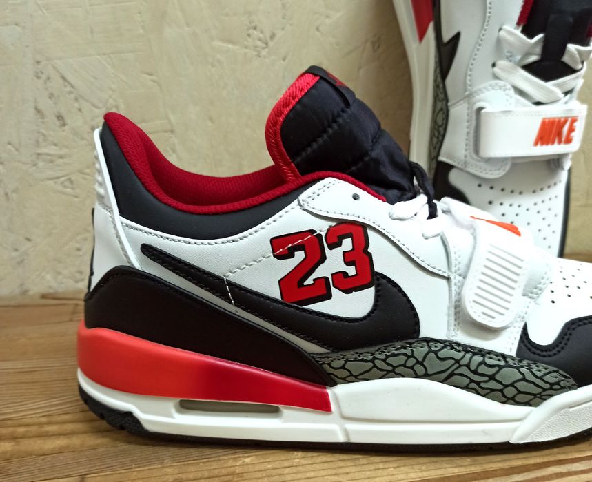 Nike Air Jordan Legacy 312 Low кроссовки мужские черно белые с красным