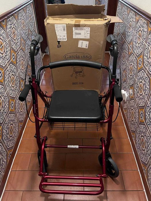 Andarilho como novo sem uso