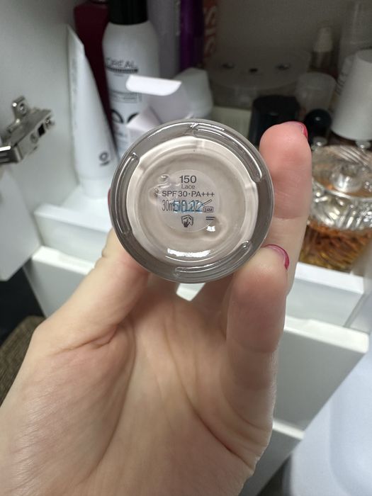 Тональний крем Shiseido Revitalessence Skin Glow Foundation