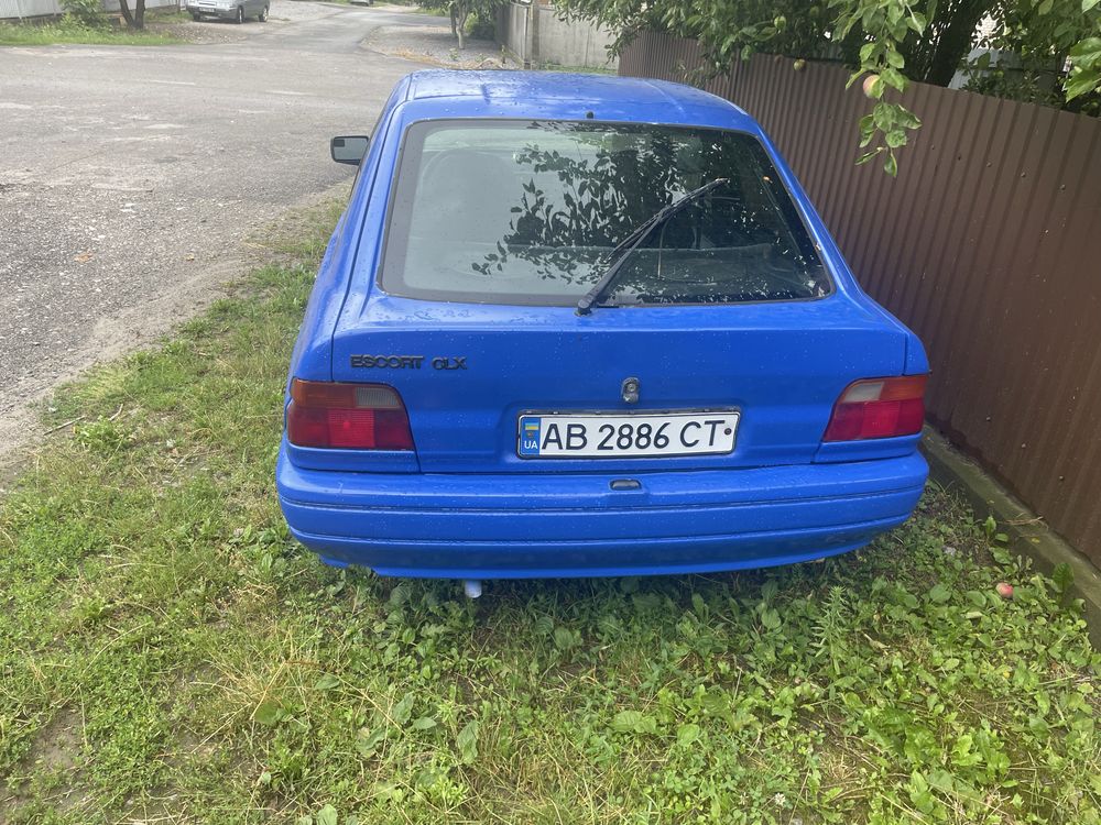 Ford escord 1992 рік . Газ.