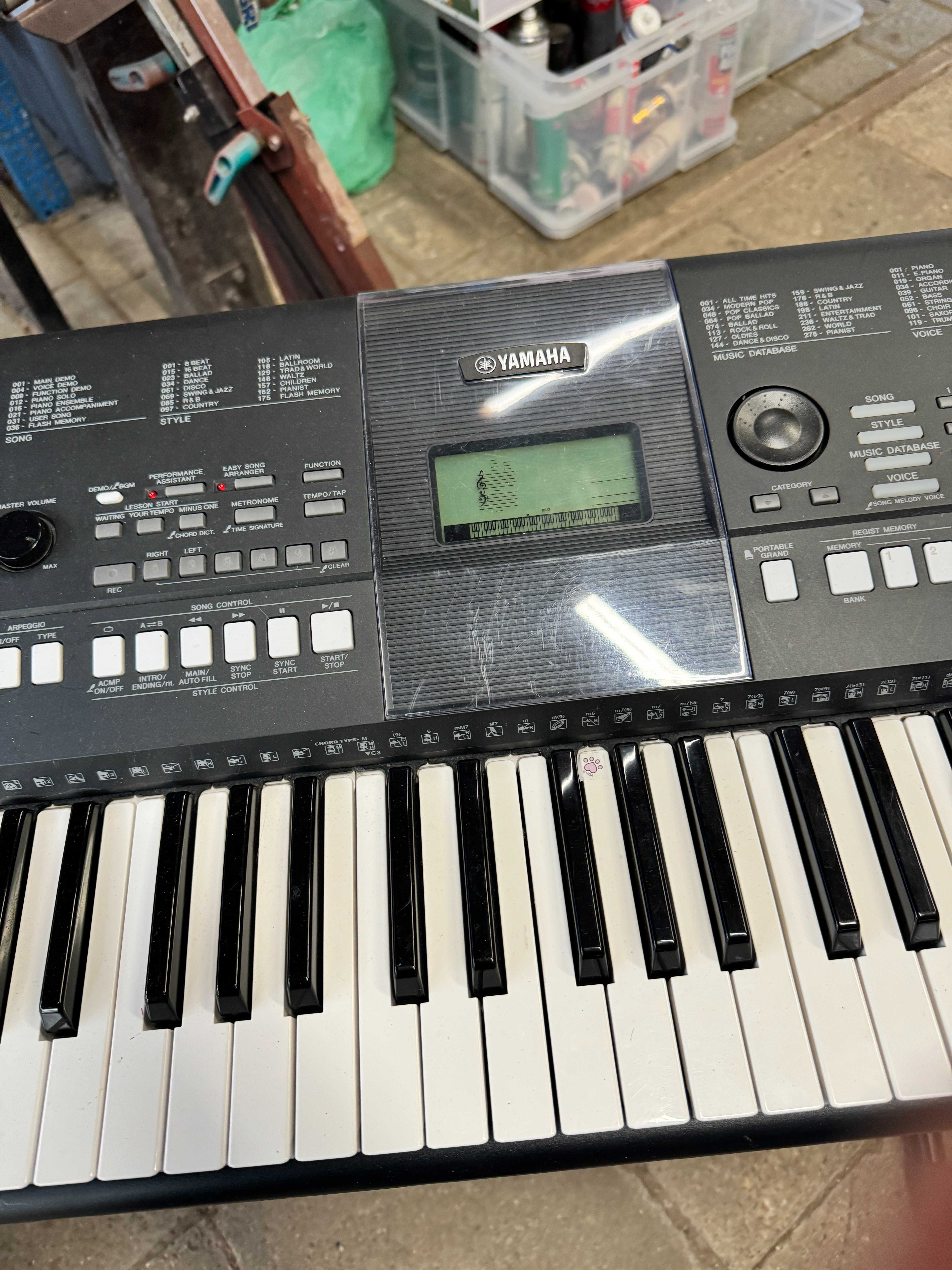 Keyboard Yamaha PSR E423