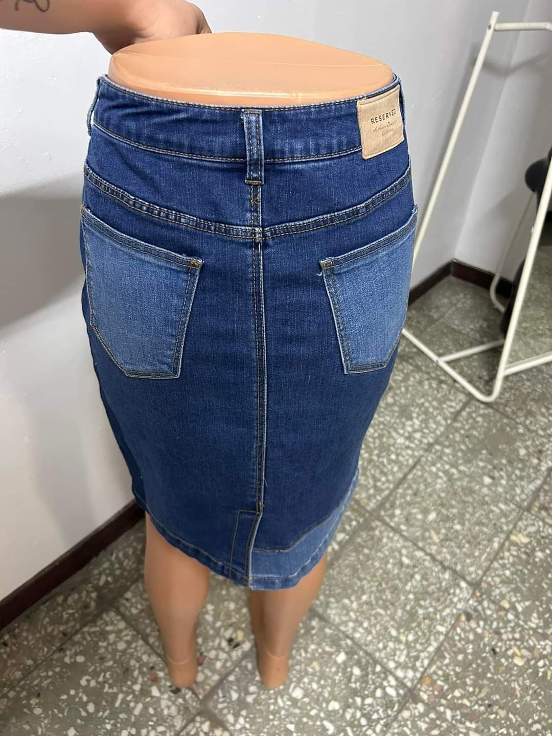 Spódniczka jeansowa do kolan jeans M 38 lato niebieska granatowa kiesz