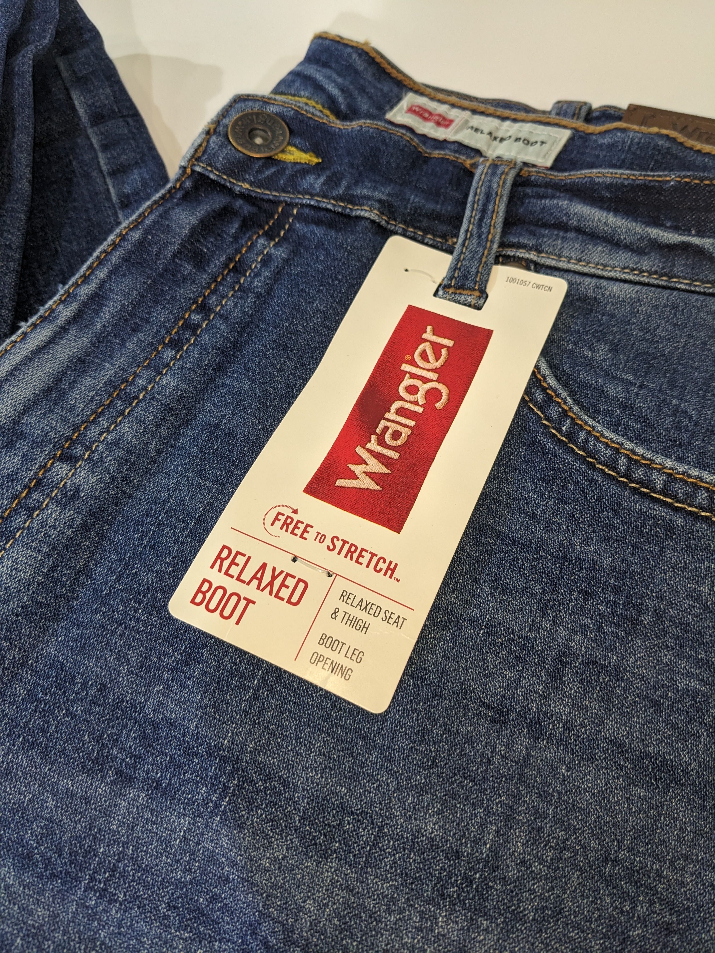 Класичні чоловічі джинси Wrangler Relaxed Fit 38 розмір