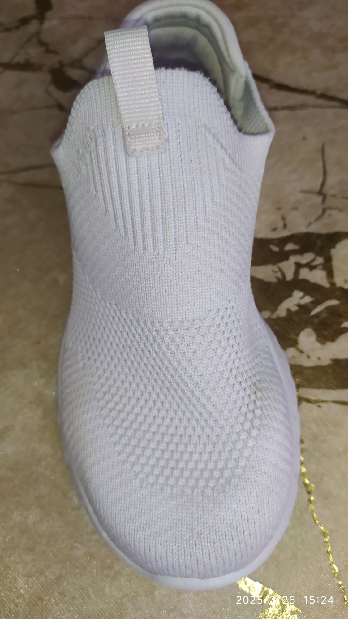 Buty dla dziecka białe wsuwane sneakersy, r.32,  Vty