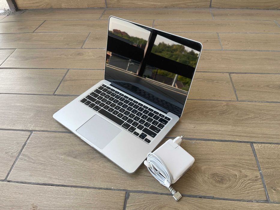 Продам MacBook Pro 13,3 (2015 року) б/у