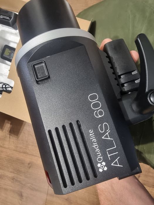 Quadralite Atlas 600