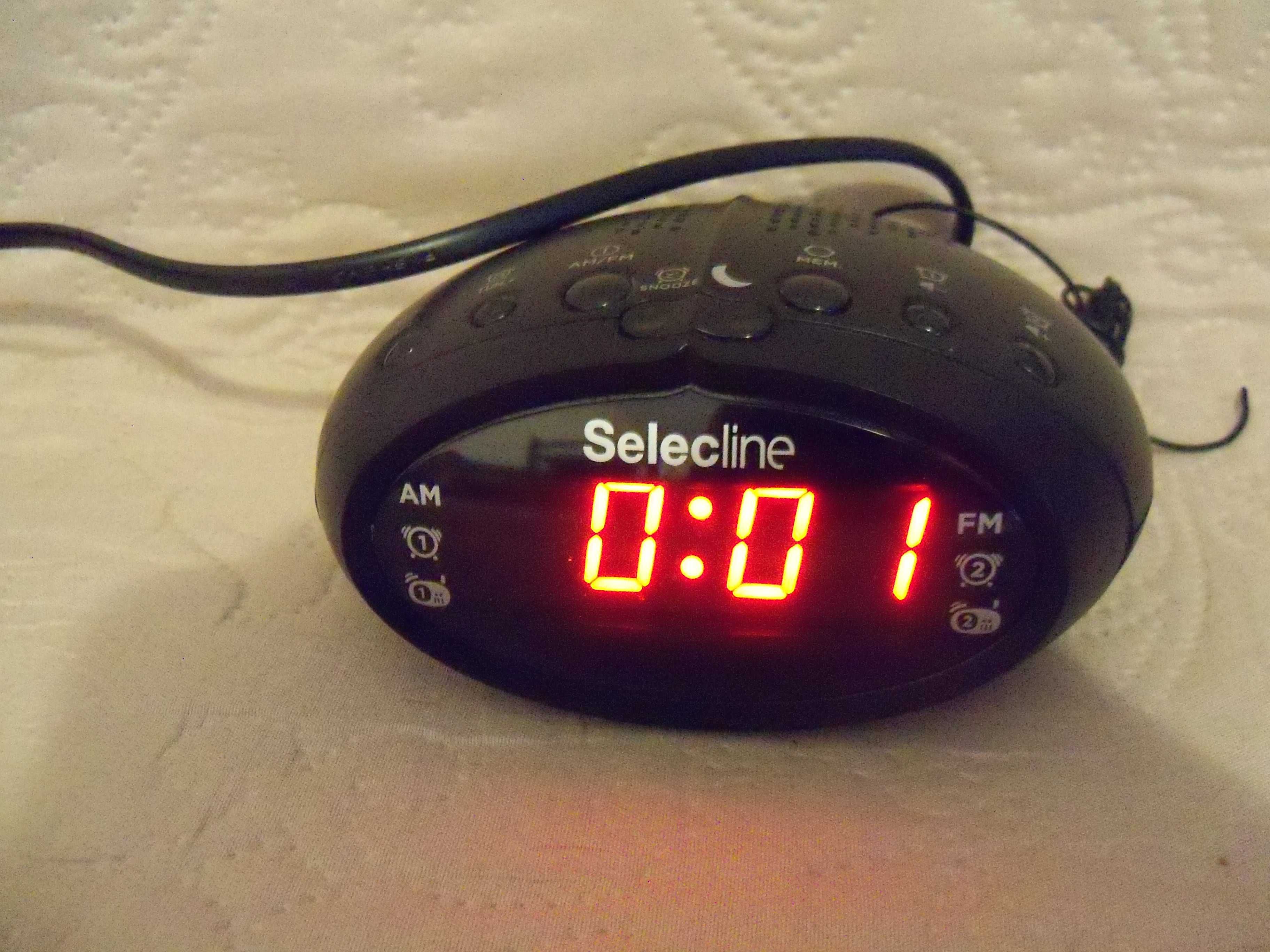 Radiobudzik, zegarek z radiem i budzikiem Selecline