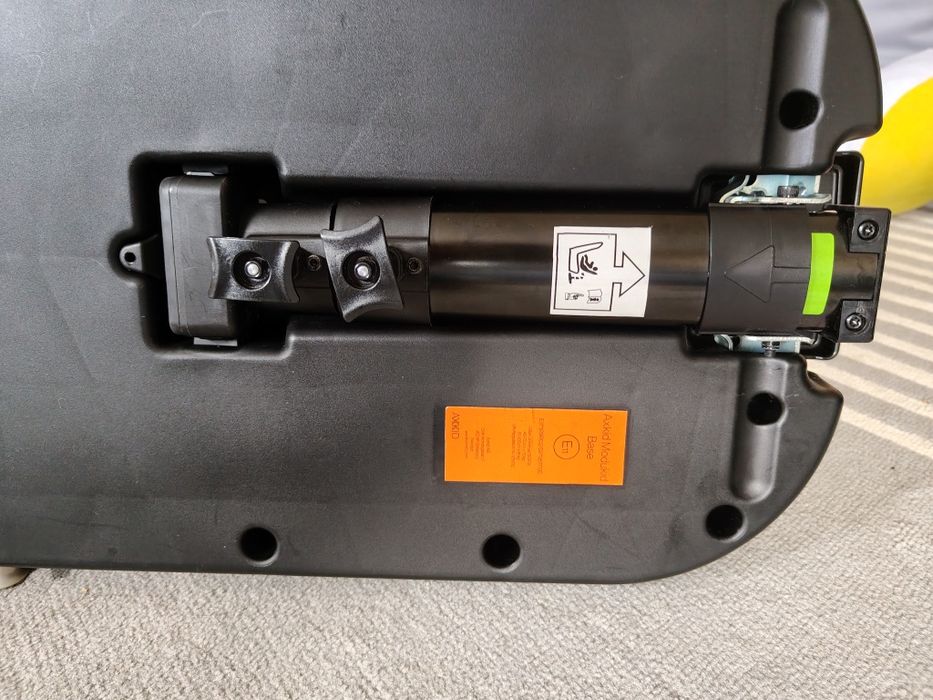 Fotelik Axkid z bazą 9-18 kg