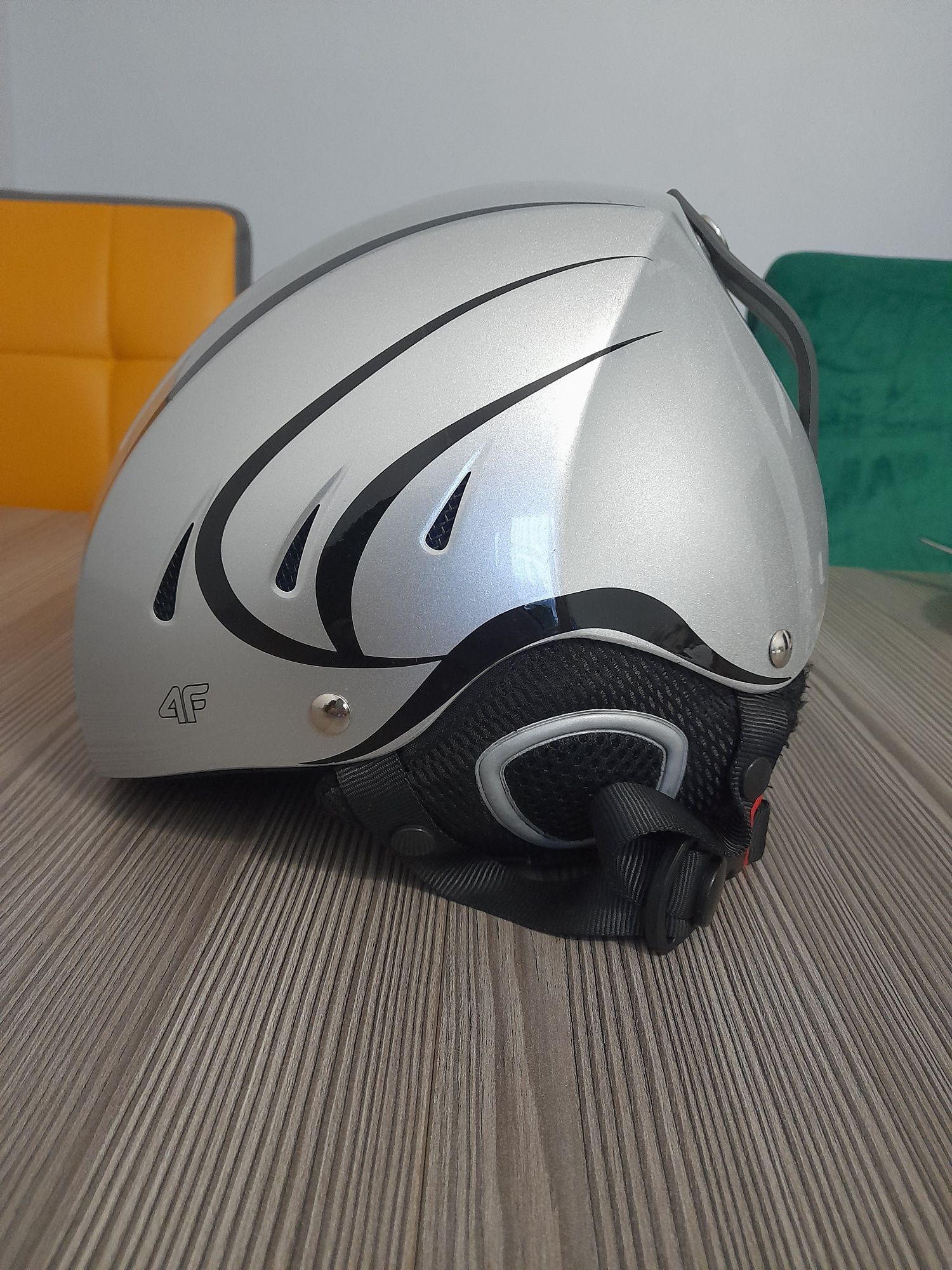 Kask narciarski dziecięcy 55/56