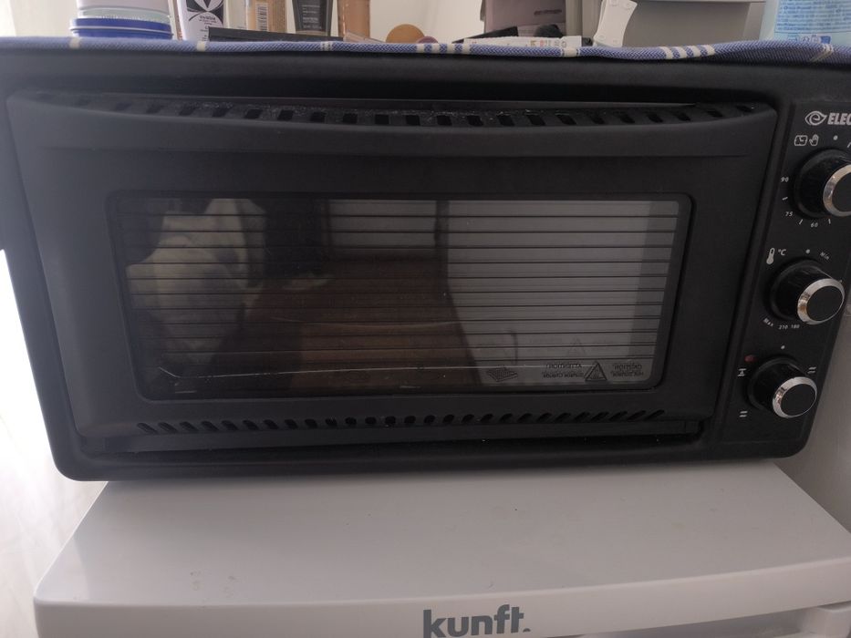 Forno Elétrico 40L / 1450W de potência.
