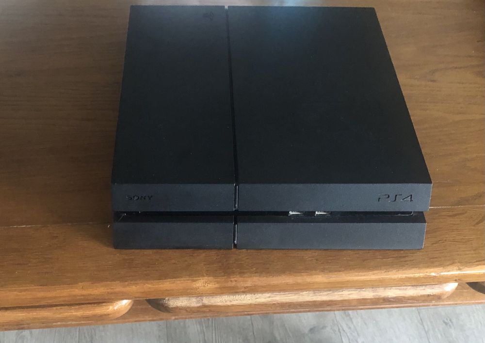 Ps4 fat c/cabos incluidos