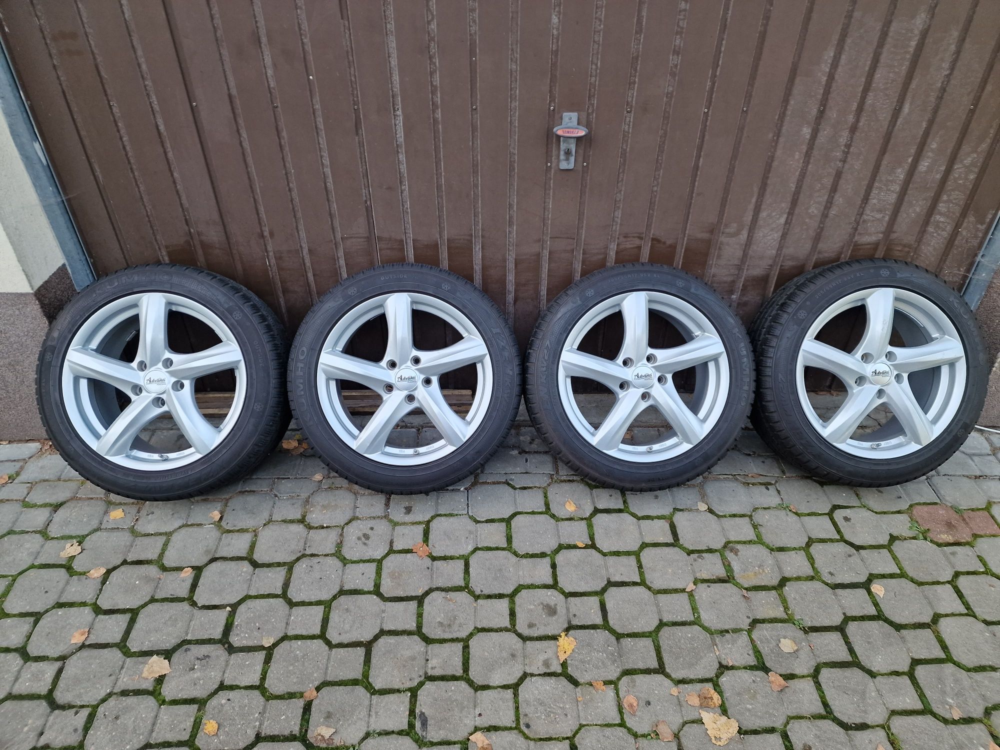 Felgi z oponami 205/55R17 Mercedes A klasa W177 5x112 B CLA Passat B8