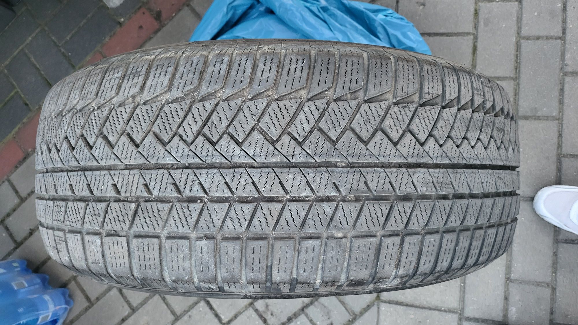 Opony zimowe Continental 265/60r18