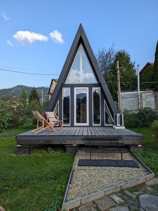 Будиночок A-frame з басейном в центрі Славська