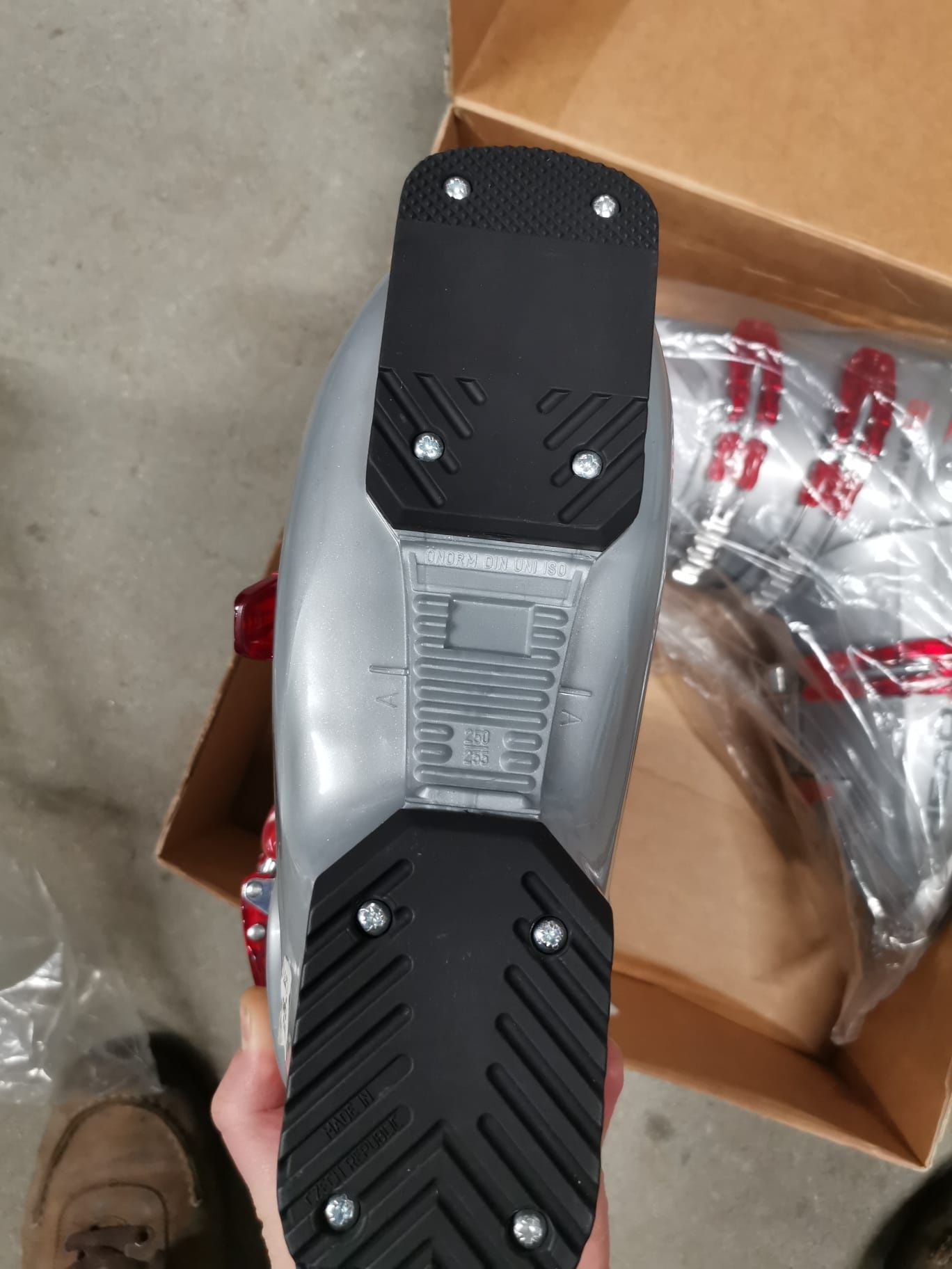 Nowe buty narciarskie Head Carve X3 25.5