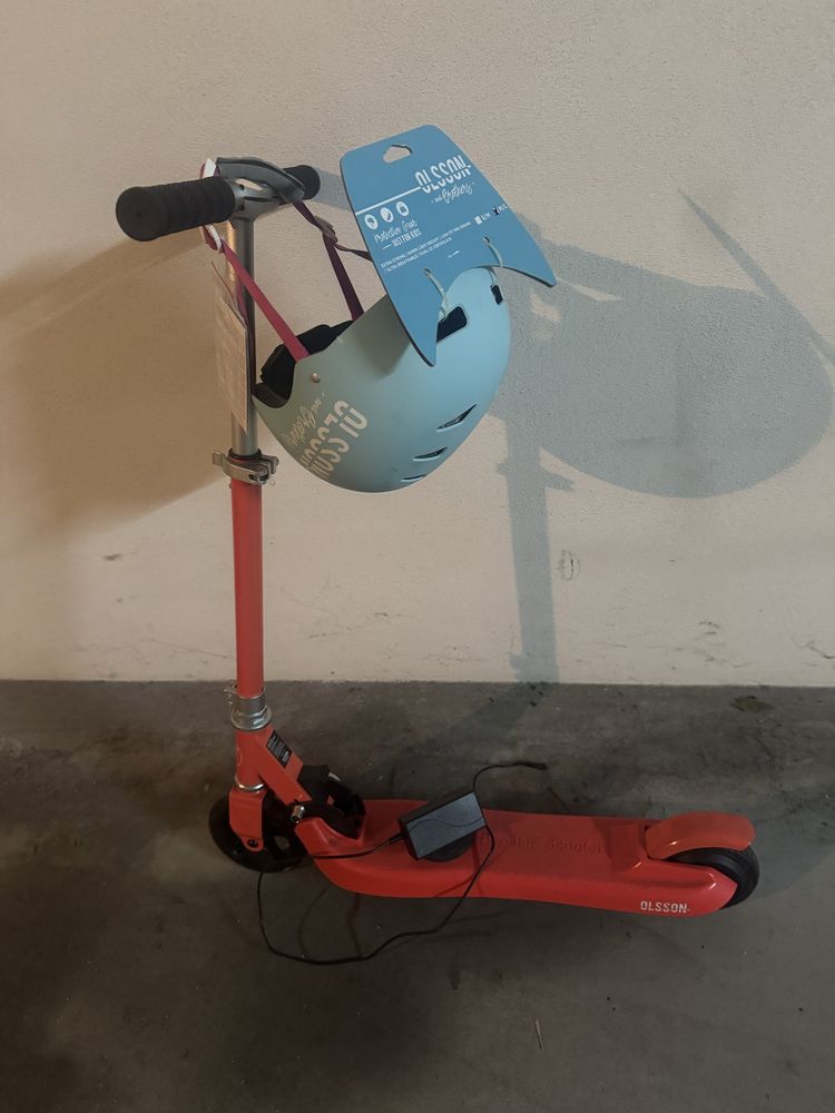 Trotinete eletrica criança com capacete