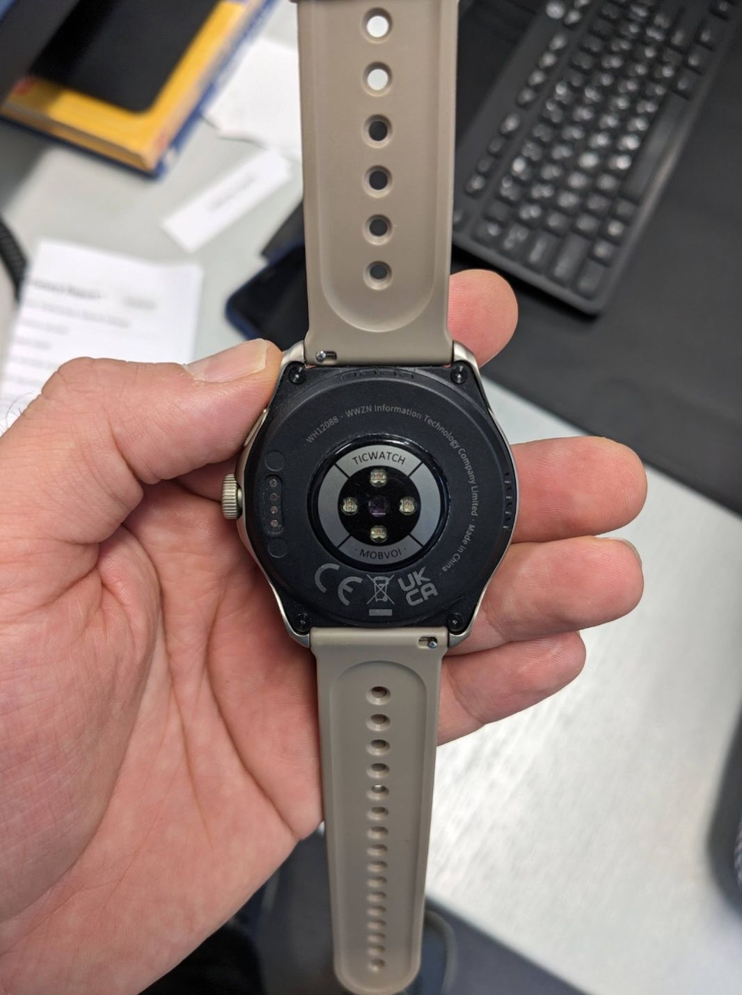 Смарт-годинник TicWatch Pro 5 від MOBVOI