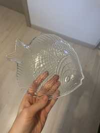 Szklany talerz rybka