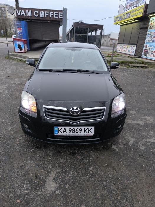Автомобіль Toyota avensis. 2007 року.