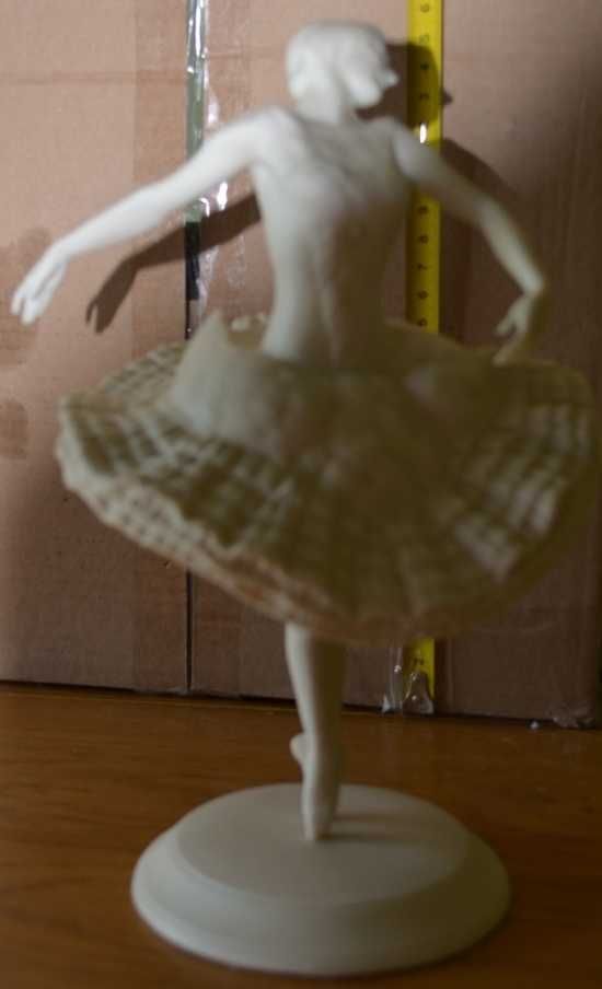 Фарфоровые статуэтки  Балерина