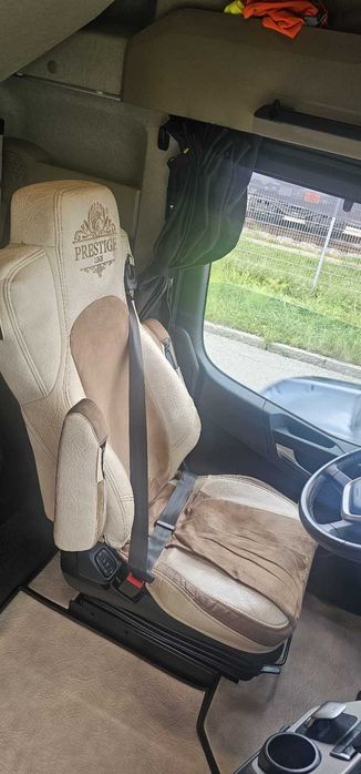 Pokrowce na fotele i podłoga do Mercedes Actros L