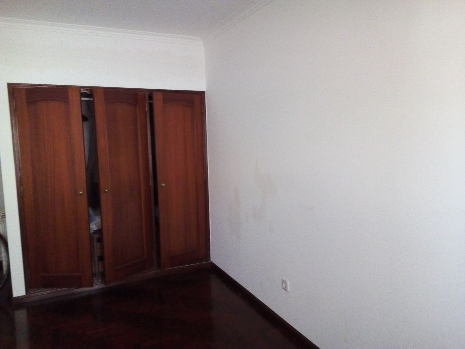 Apartamento T3 com 2 WCs