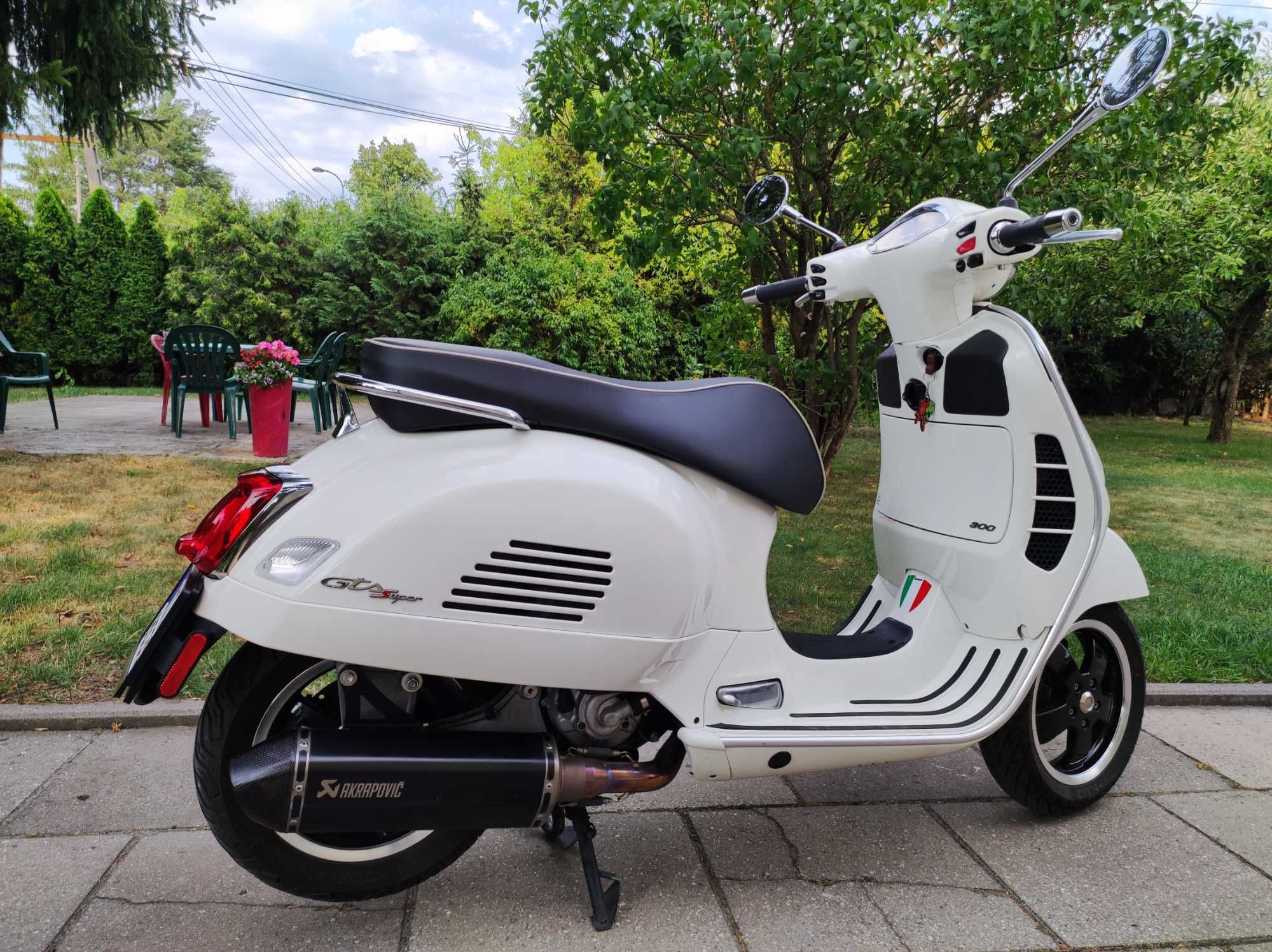 Piaggio Vespa GTS 300 HPE ABS