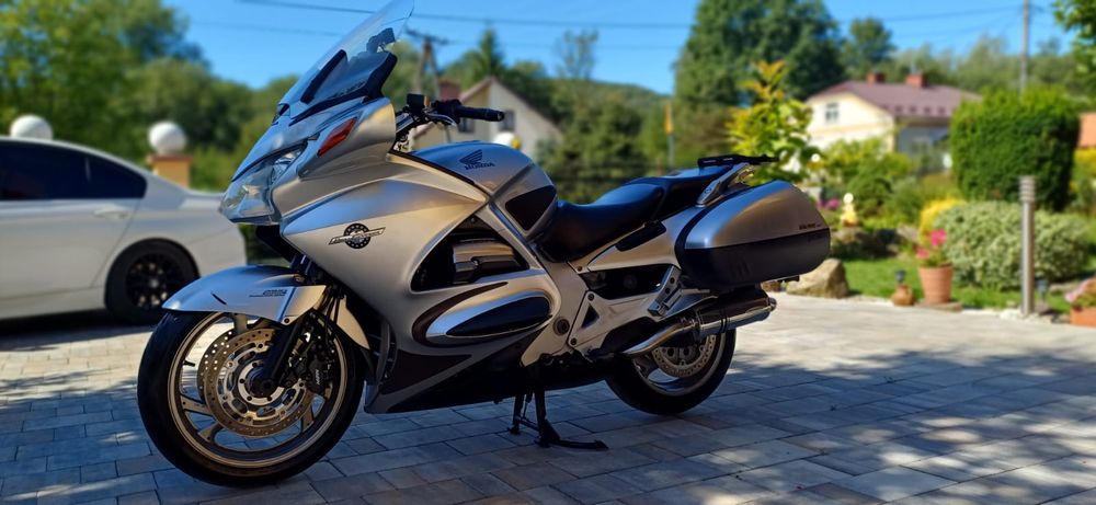 Honda ST 1300 Abs 2004 rok  sprowadzona z Belgii