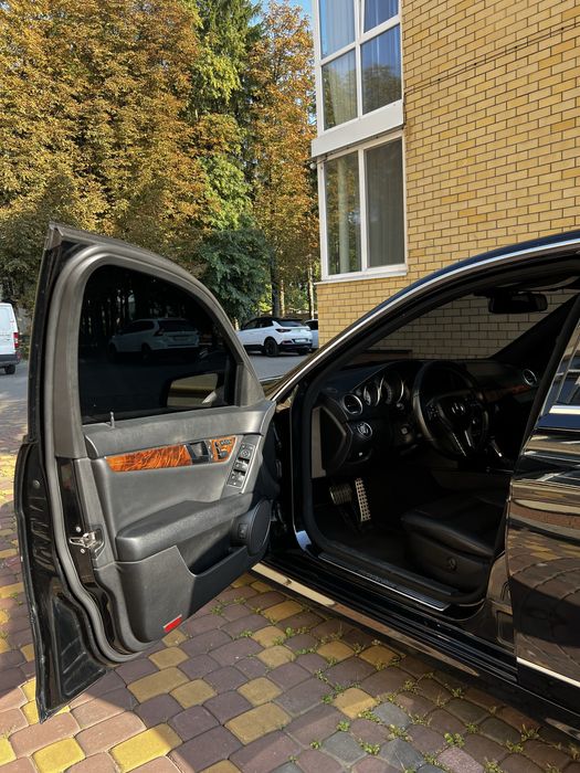 Mercedes-Benz c300 (AMG обвіс) 4х4