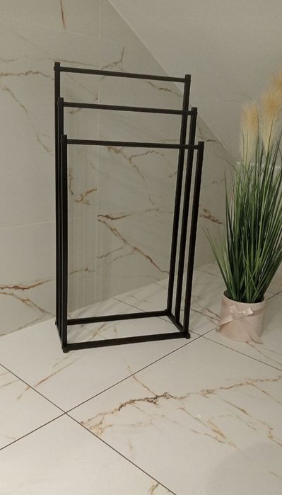 Stojak na Ręczniki Łazienkowe Uchwyt Wieszak Metalowy Czarny 3 Poziomy