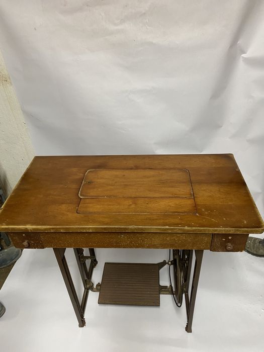 Maquina Costura PFAFF 260 automatica