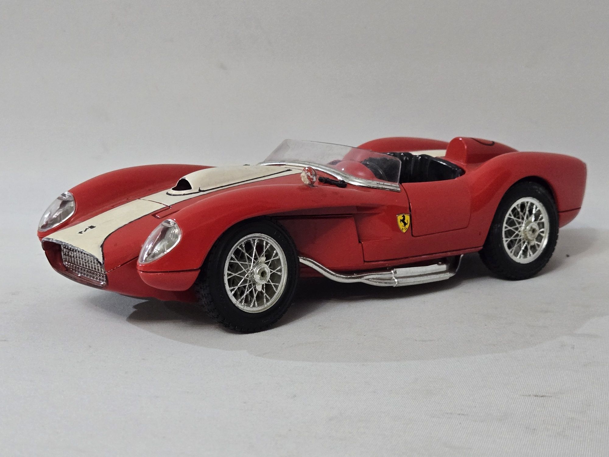 Miniatura Ferrari 250 Testa Rossa 1/18