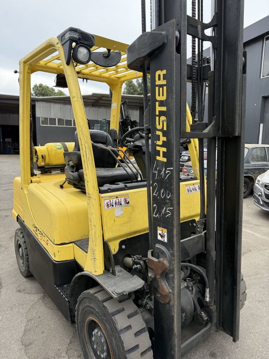 Empilhador Hyster de 2500 kgrs gas com tudo e recente como novo