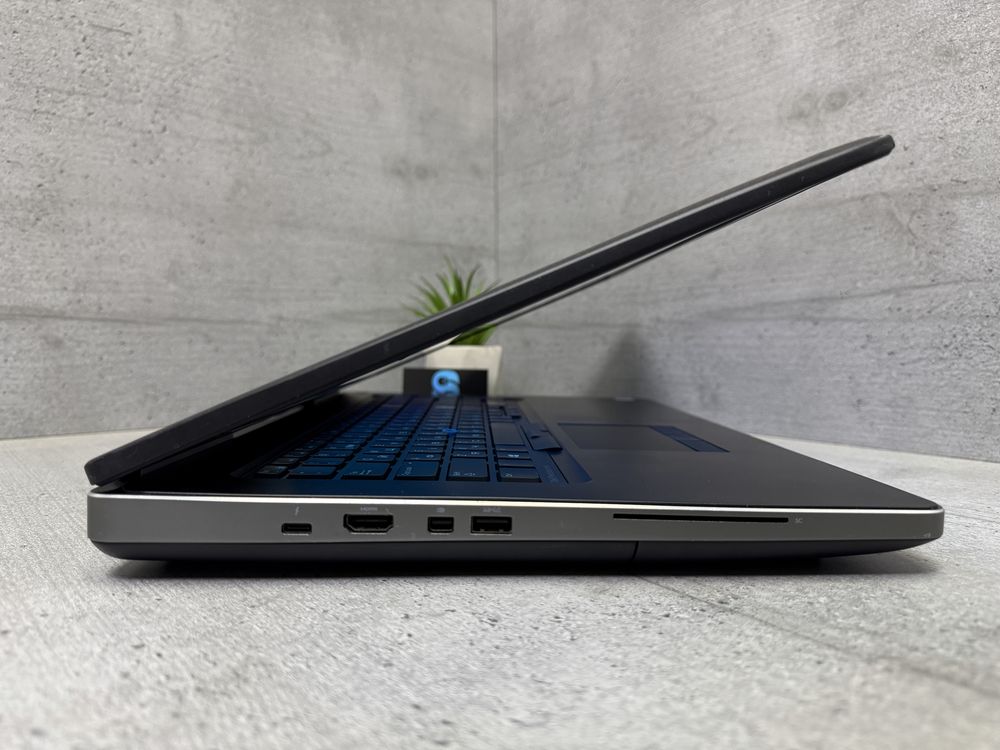 Потужний ноутбук Dell Precision 7710/17.3/i7-6820HQ/Nvidia/16 ddr4/256