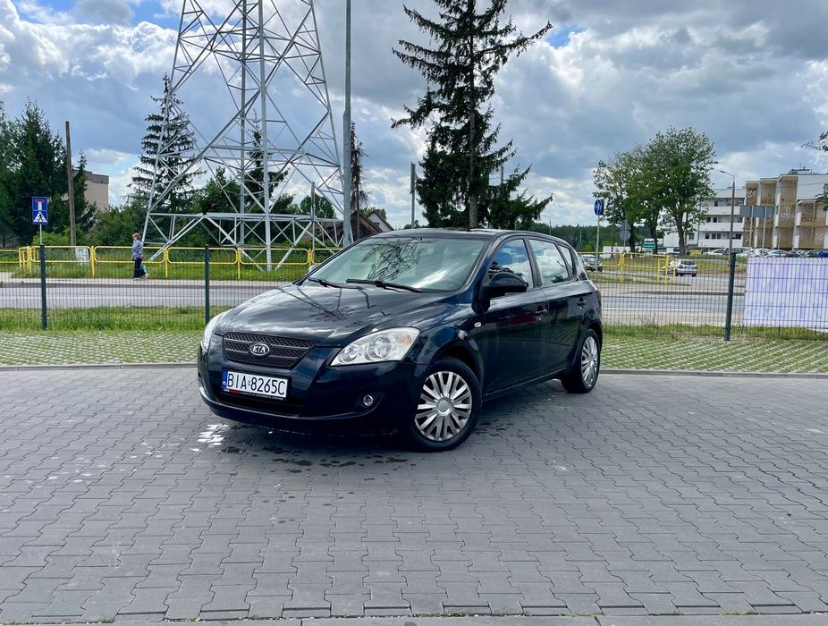 Ford Focus Kia CEED 2.0 benzyna Automat 2007 r.  Prywatnie