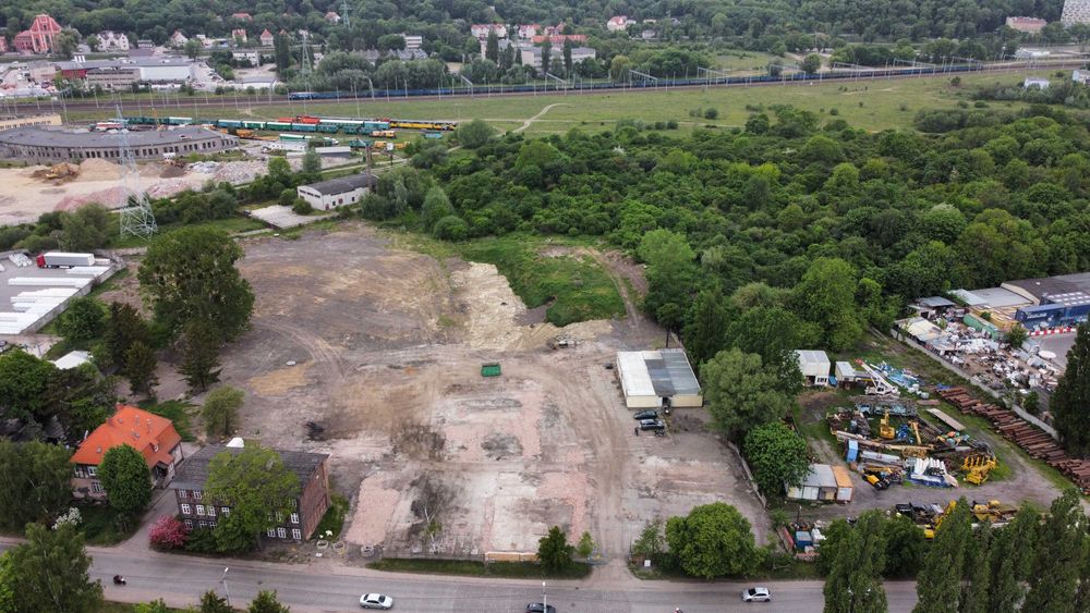 Działka przemysłowa Gdańsk, Sandomierska 1,8 ha z biurem 300m2