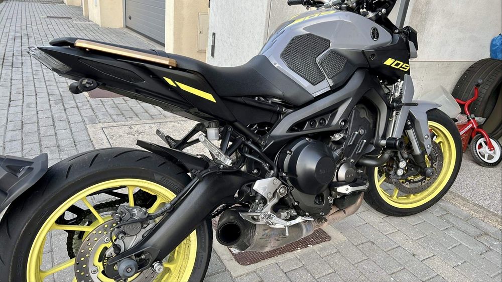 YAMAHA MT09 impecável com Extras e todas as revisões Linha Akrapovic