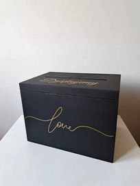 Czarne pudełko na koperty złoty napis love ślub wesele