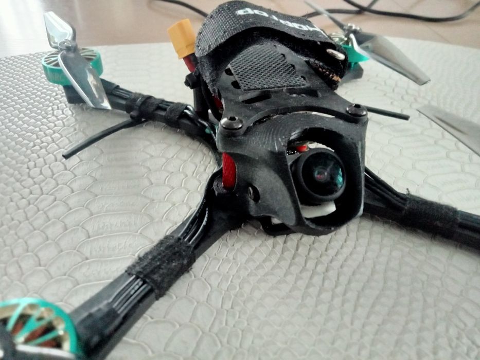 Dron FPV 5 " SUB 250g DJI