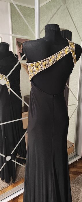 Вечірня сукня (оренда або продаж)