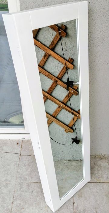 Szafka na biżuterię toaletka z lustrem / wysyłka