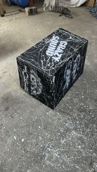 Закрытый короб под 12-й динамик