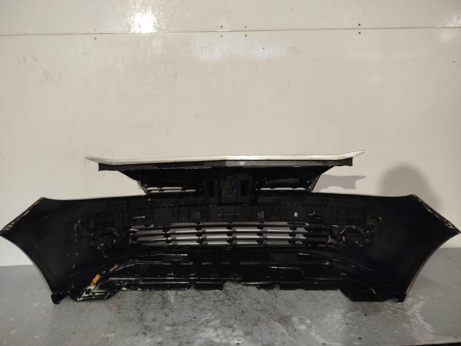 ^ ZDERZAK PRZÓD PRZEDNI DO RENAULT CLIO III 3 TED69 SREBRNY HALOGENY