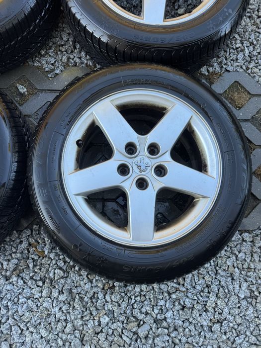 Felgi Peugeot 5x108 205/60/16 opony zima 24rok Citroen Ford Volvo Reno