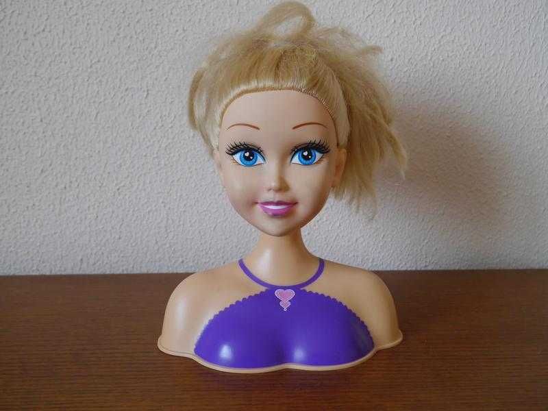 Іграшка-бюст дівчинки,висота 22